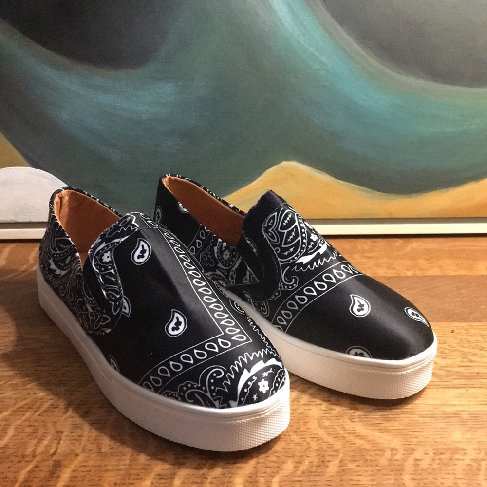 Slip On Bandana Sneaker Black